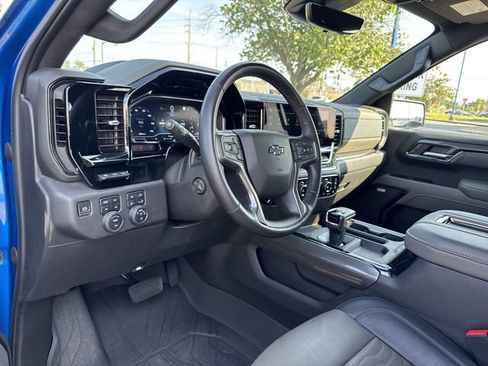 Used 2022 Chevrolet Silverado 1500 ZR2 w/ Technology Package AWD/4WD image 10