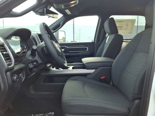 New 2026 RAM 3500 Big Horn AWD/4WD image 13