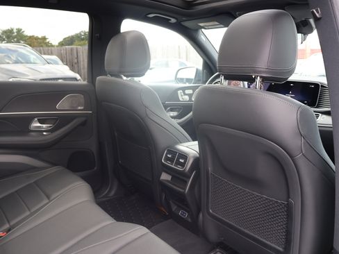 Certified 2025 Mercedes-Benz GLE 450e 4MATIC w/ Driver Assistance Package image 25