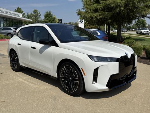 New 2026 BMW iX M70 image 6