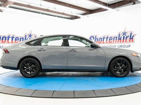 Certified 2025 Honda Accord SE image 10