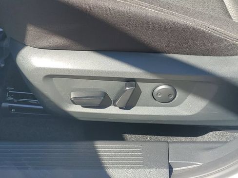 Used 2025 Nissan Rogue SV FWD image 24