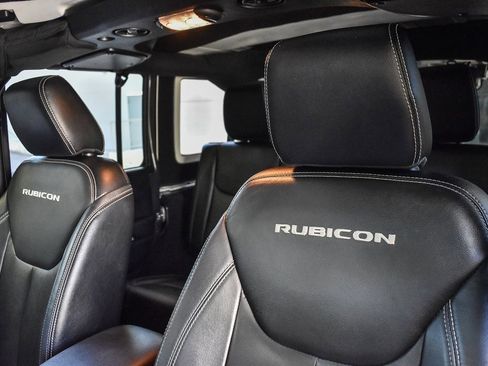 Used 2018 Jeep Wrangler Unlimited Rubicon w/ Connectivity Group image 22