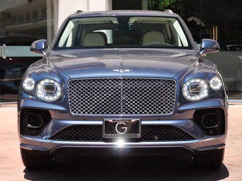 Used 2021 Bentley Bentayga AWD/4WD image 9
