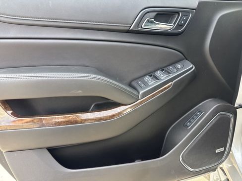 Used 2020 Chevrolet Suburban LT image 10