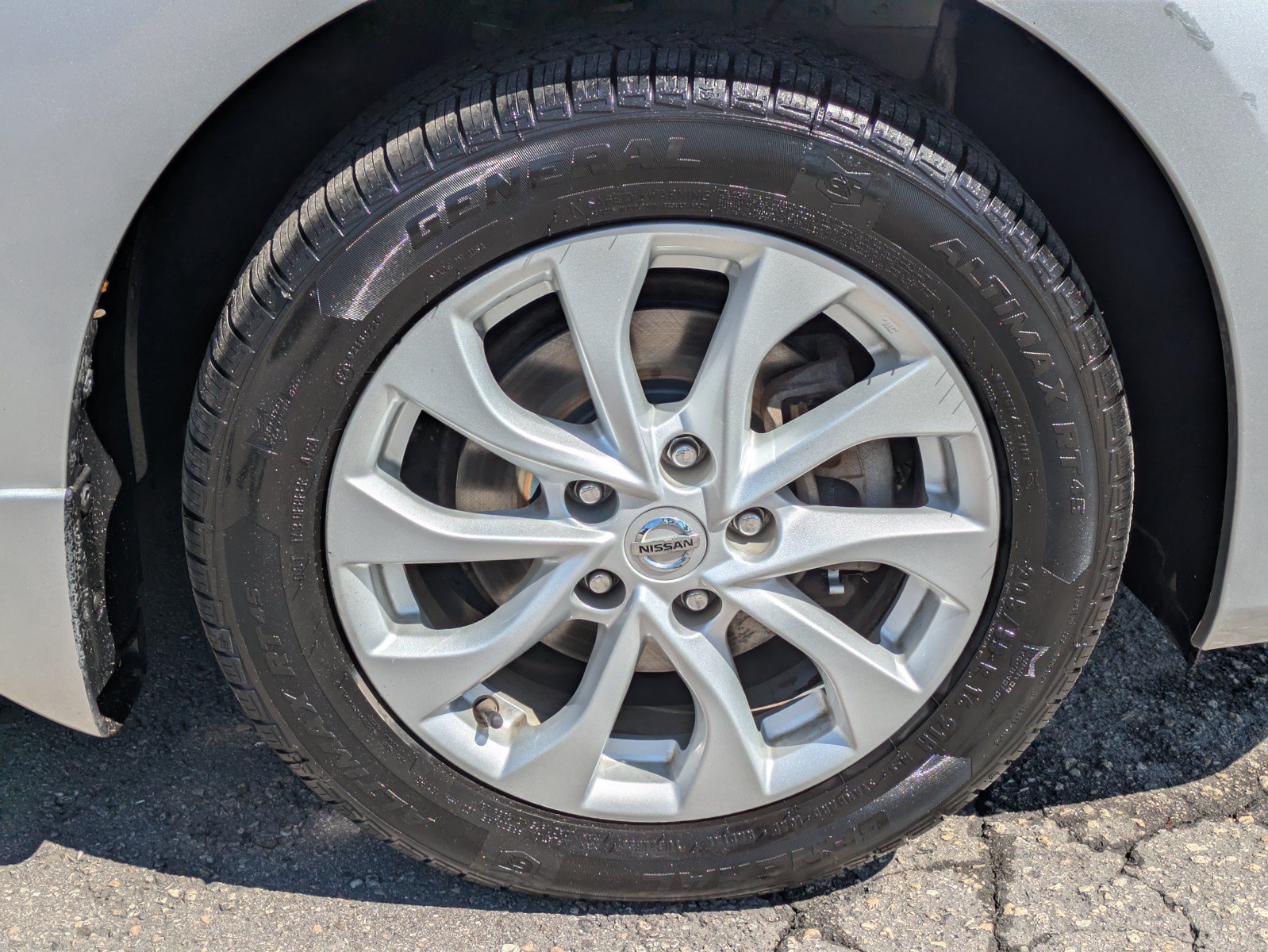 Used 2019 Nissan Sentra SV w/ Exterior Package FWD image 9