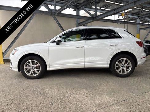 Certified 2023 Audi Q3 2.0T Premium w/ Convenience Package image 4