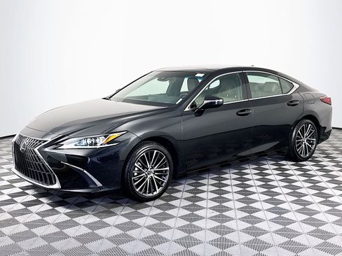 Used 2024 Lexus ES 350 w/ Premium Package image 4