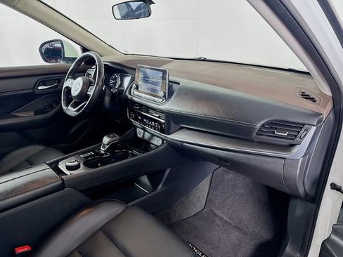 Used 2023 Nissan Rogue SV w/ SV Premium B Package image 25