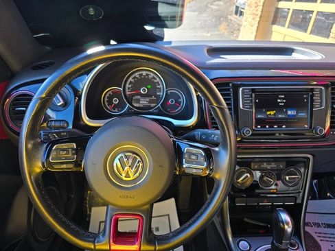 Used 2017 Volkswagen Beetle #PinkBeetle image 35