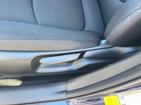 Used 2022 Toyota Corolla LE image 9