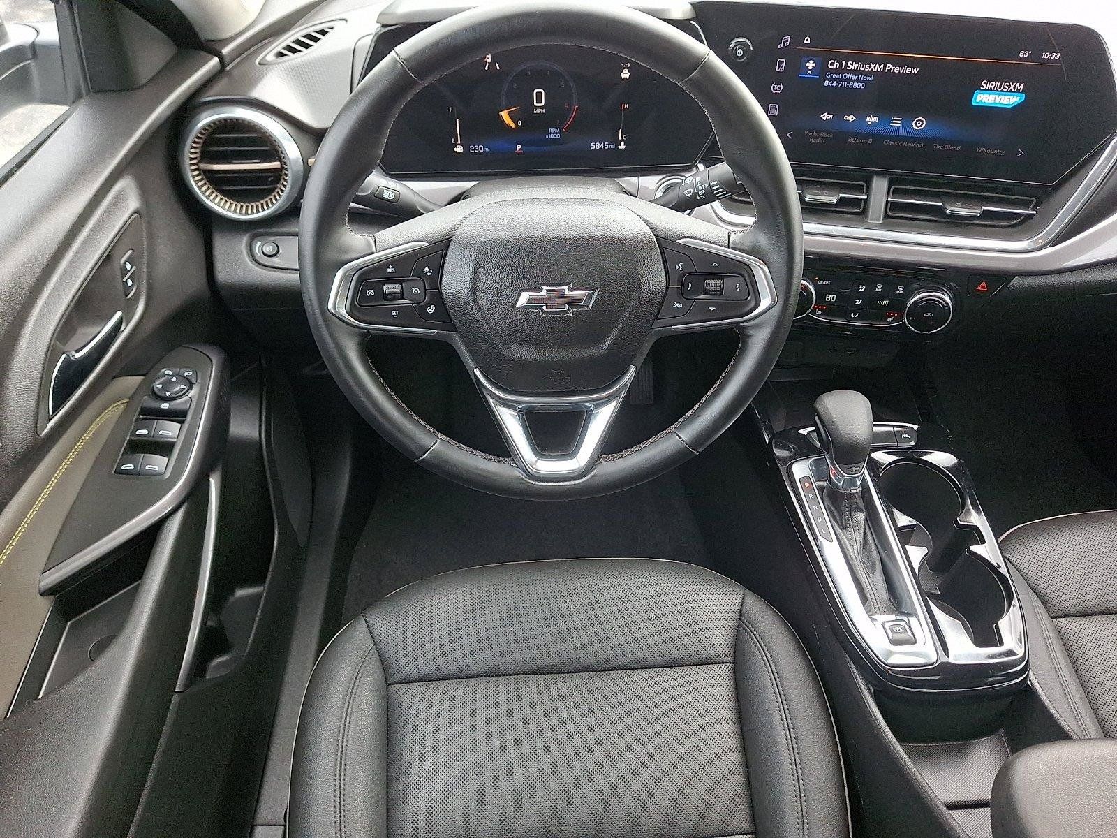 Used 2025 Chevrolet Trax ACTIV w/ Sunroof Package FWD image 13