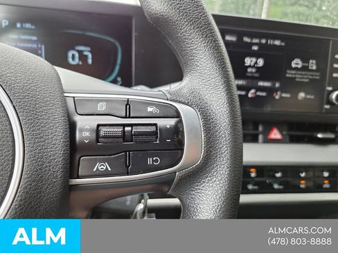 Used 2025 Kia Sportage LX FWD image 25