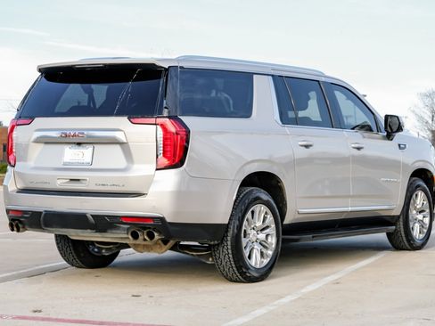 Used 2021 GMC Yukon XL Denali image 9