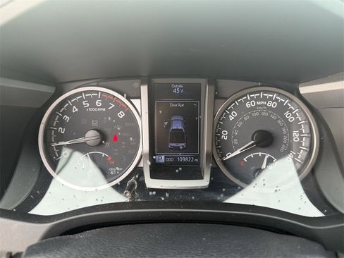 Used 2020 Toyota Tacoma SR5 image 16