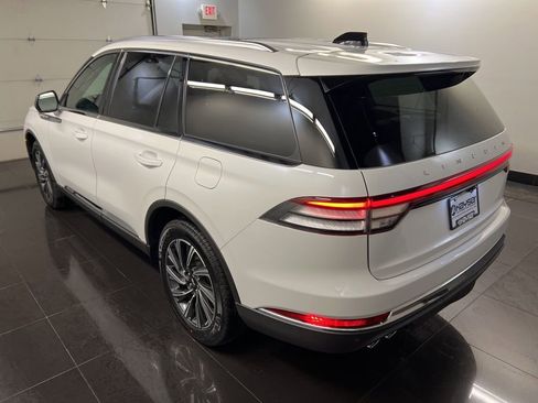New 2026 Lincoln Aviator AWD image 4