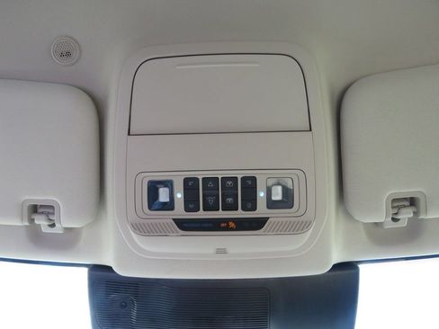 Used 2021 Ford Explorer XLT w/ Equipment Group 202A AWD/4WD image 30