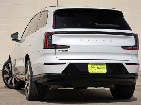 Used 2025 Volvo EX90 Ultra AWD/4WD image 6