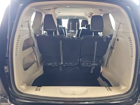 Used 2023 Chrysler Pacifica Touring-L FWD image 17