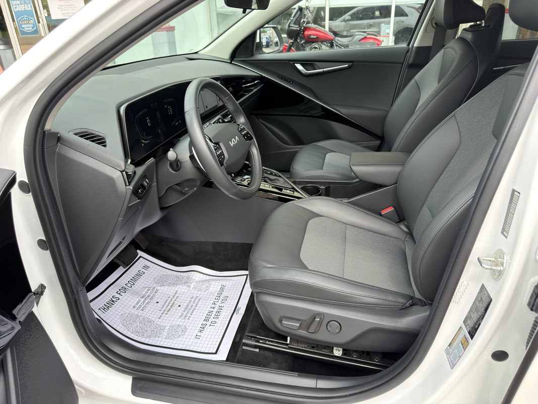 Used 2023 Kia Niro EX FWD image 16