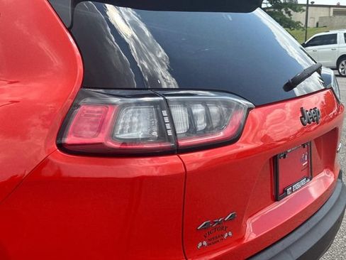 Used 2021 Jeep Cherokee Trailhawk AWD/4WD image 13
