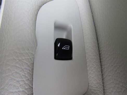 Used 2018 Volvo XC90 T5 Momentum w/ Convenience Package image 49