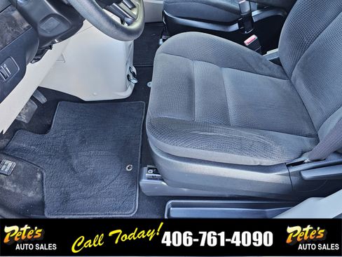 Used 2018 Dodge Grand Caravan SE w/ UConnect Hands-Free Group image 22