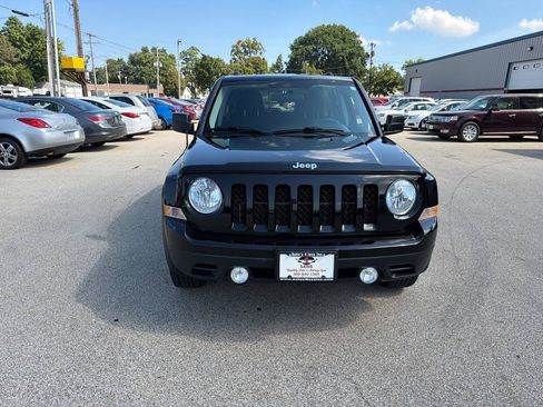 Used 2014 Jeep Patriot Sport w/ Power Value Group FWD image 3