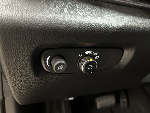 Used 2023 Chevrolet Traverse LT w/ LT Premium Package image 18