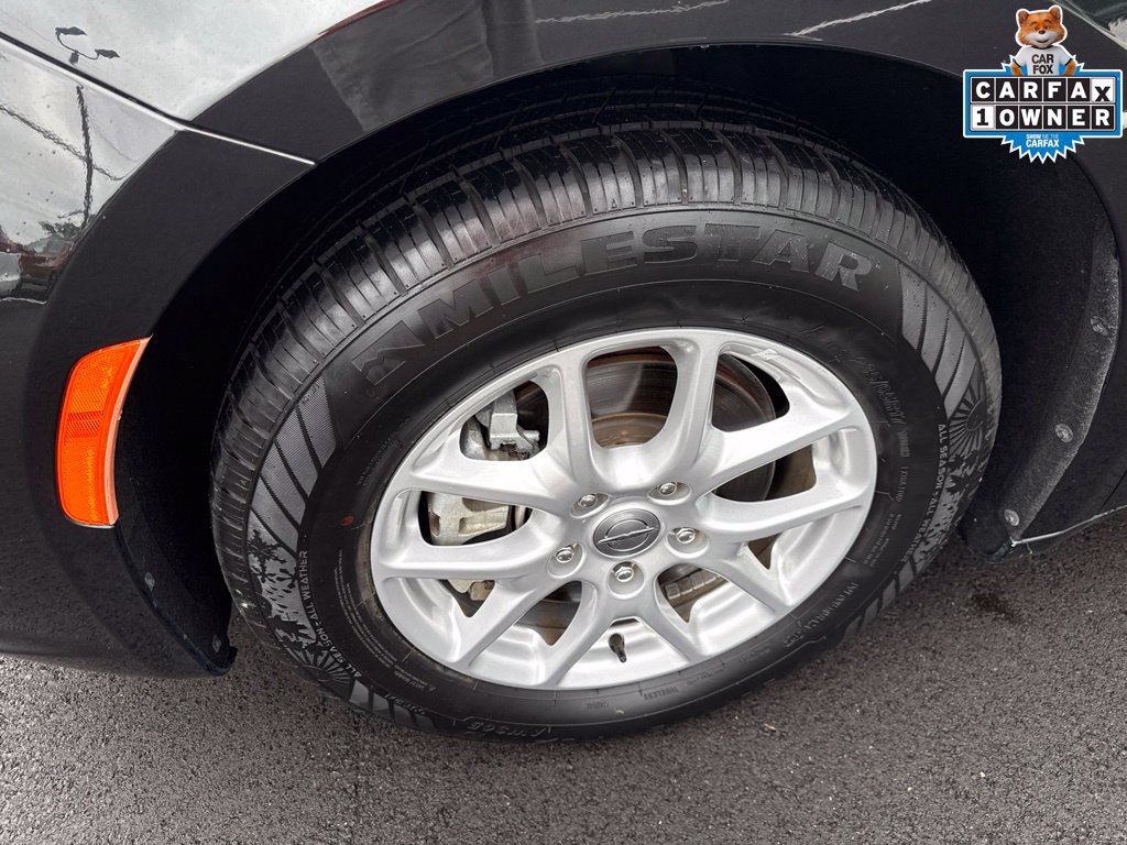 Used 2023 Chrysler Pacifica Touring-L FWD image 10