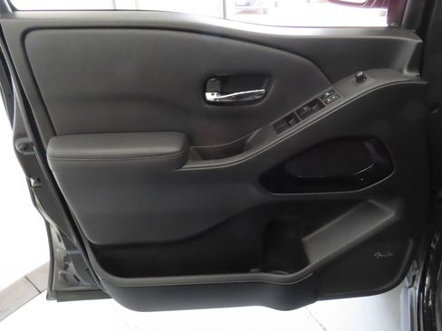 Used 2022 Nissan Frontier PRO-4X w/ Pro-4X Premium Package image 11