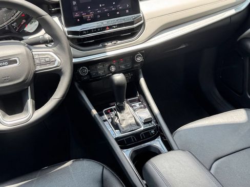 Used 2025 Jeep Compass Limited AWD/4WD image 42