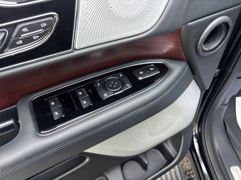 Certified 2023 Lincoln Navigator Reserve image 11