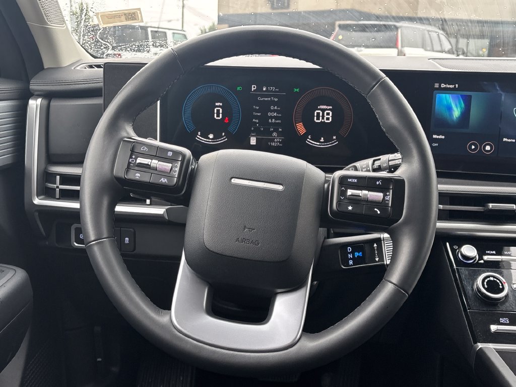 Used 2025 Hyundai Santa Fe SE FWD image 19