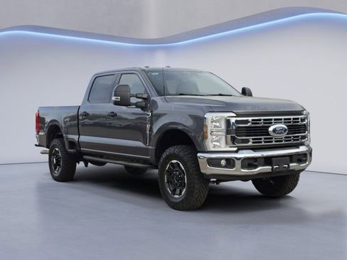 New 2026 Ford F250 XLT w/ Tremor Off-Road Package AWD/4WD image 2