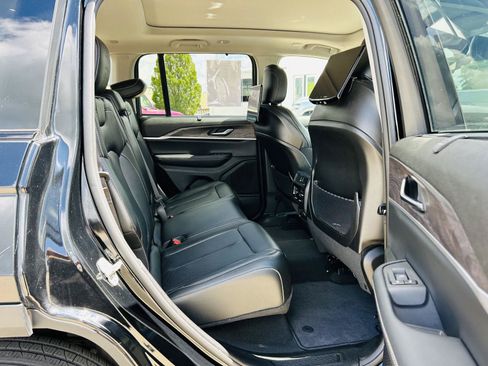 Used 2023 Jeep Grand Cherokee Limited w/ Luxury Tech Group II AWD/4WD image 35