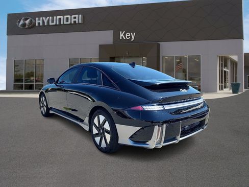 Used 2025 Hyundai Ioniq 6 SE AWD/4WD image 5