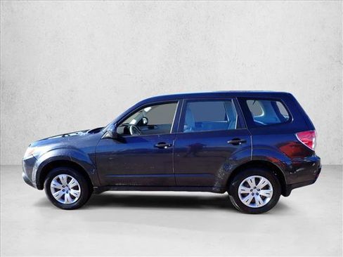 Used 2010 Subaru Forester 2.5X w/ Popular Equipment Group 1A AWD/4WD image 2