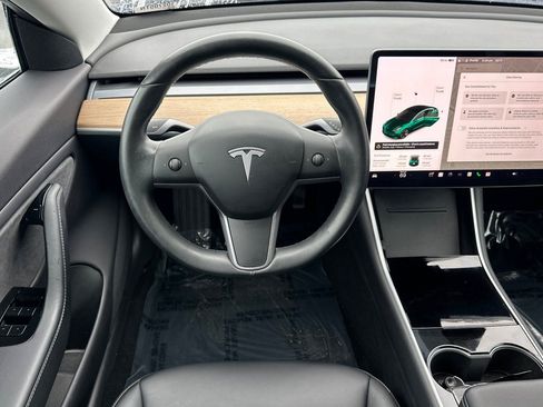 Used 2019 Tesla Model 3 Standard Range Plus image 16
