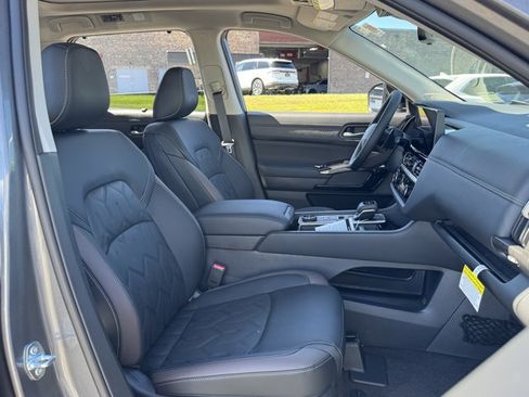 New 2026 Nissan Pathfinder Platinum w/ Cargo Package AWD/4WD image 15