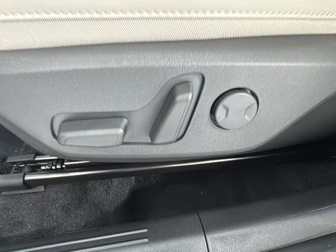 New 2025 Kia Niro EX image 11