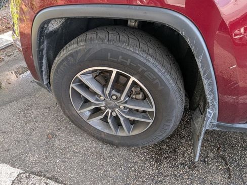 Used 2019 Jeep Grand Cherokee Limited RWD image 18