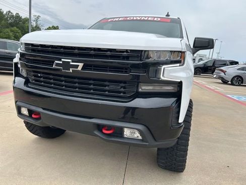 Used 2021 Chevrolet Silverado 1500 LT Trail Boss w/ Convenience Package II AWD/4WD image 3
