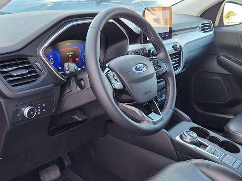 Used 2022 Ford Escape SEL w/ Technology Package image 9