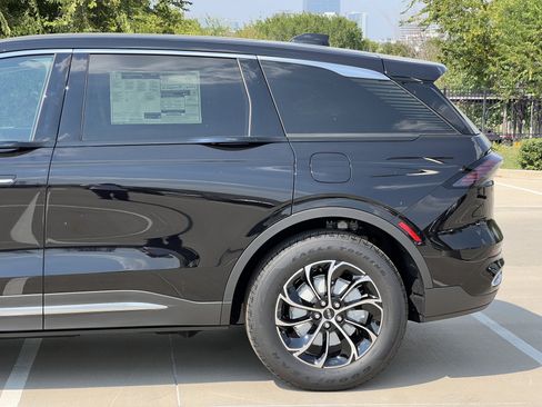 New 2025 Lincoln Nautilus Premier w/ Equipment Group 102A image 6