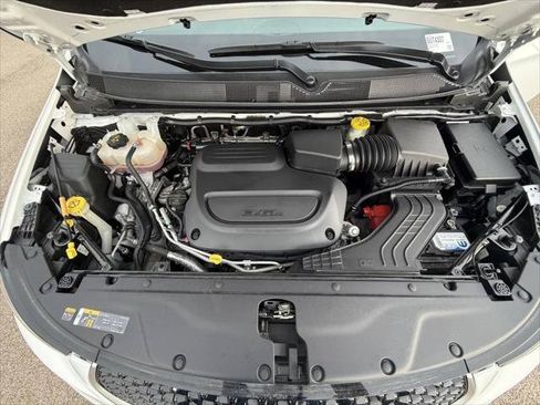 Certified 2024 Chrysler Pacifica Pinnacle AWD/4WD image 23