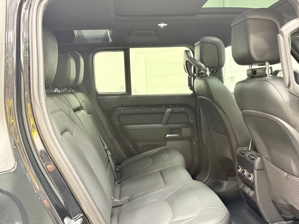 Used 2023 Land Rover Defender 110 V8 AWD/4WD image 46