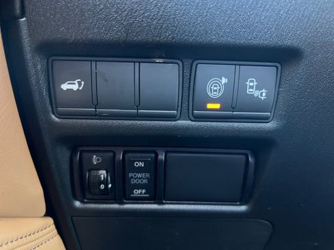 Used 2017 Nissan Armada Platinum w/ Captain Seat Package AWD/4WD image 25