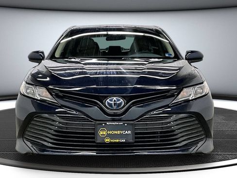 Used 2019 Toyota Camry LE FWD image 2