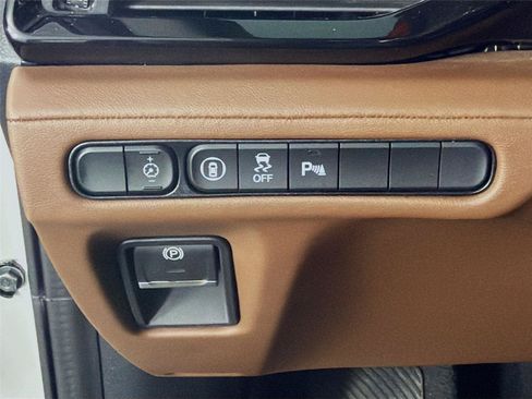 Used 2023 Acura MDX SH-AWD w/ Technology Package image 17